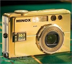 Эксклюзивная золотая фотокамера от Minox