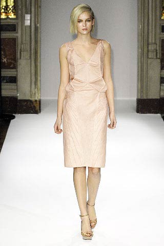 При нажатии появляется картинка большего размера