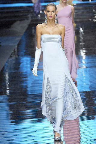 При нажатии появляется картинка большего размера