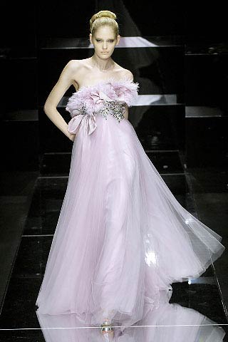 При нажатии появляется картинка большего размера