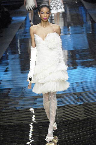 При нажатии появляется картинка большего размера