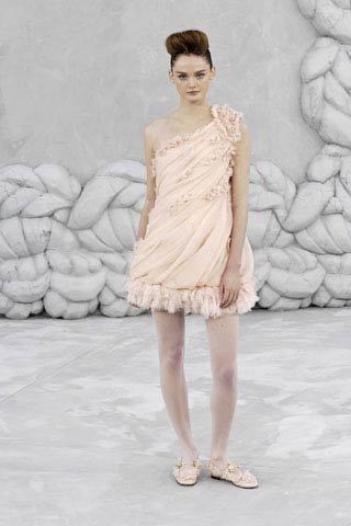 При нажатии появляется картинка большего размера