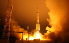 Запуск ракеты «Протон» со спутником на борту. Фото с сайта federalspace.ru
