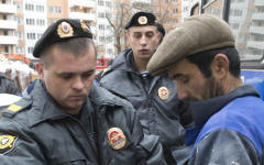 Сотрудники ФМС © РИА Новости, Илья Питалев