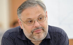Михаил Хазин. Фото с сайта peoples.ru