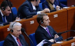 Не хватит ли подмигивать Западу? Не хватит ли подмигивать Западу?