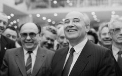 Александр Яковлев и Михаил Горбачев. ©РИА Новости, Борис Кауфман