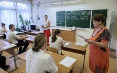 О.Смолин: «Дети хотят аттестат, студенты - диплом престижного вуза. Знаний не хочет никто» О.Смолин: «Дети хотят аттестат, студенты - диплом престижного вуза. Знаний не хочет никто»