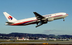 Boeing 777-200ER борт 9M-MRO за 10 лет до катастрофы Фото Aero Icarus с сайта wikipedia.org