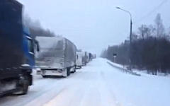Трасса М-10. Скриншот с видео в YouTube Трасса М-10. Скриншот с видео в YouTube