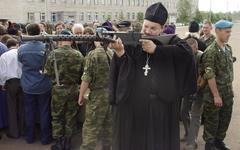 Священник в армии. Фото с сайта vsyako-razno.ru
