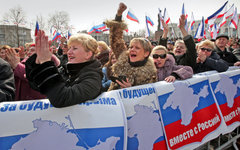 Пророссийские активисты на митинге в Крыму © РИА Новости, Тарас Литвиненко