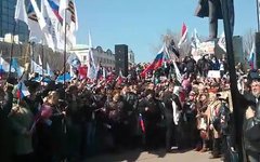 Митинг в Донецке. Стоп-кадр с видео в YouTube
