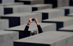 Мемориал жертвам холокоста в Берлине. Фото HdeK с сайта wikipedia.org
