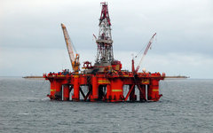 Нефтяная платформа. Фото Erik Christensen с сайта wikimedia.org Нефтяная платформа. Фото Erik Christensen с сайта wikimedia.org