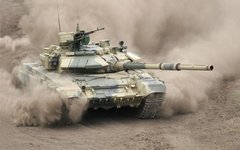 Танк Т-90. Фото с сайта army-news.ru