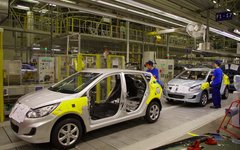 © KM.RU, Кирилл Савченко Участок вклейки стекол © KM.RU, Кирилл Савченко