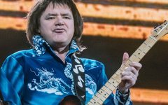 © KM.RU, Ступникова Наталья Умер Евгений Осин