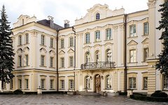 Кловский дворец, резиденция Верховного суда Украины. Фото Wadco2 с сайта wikimedia.org Кловский дворец