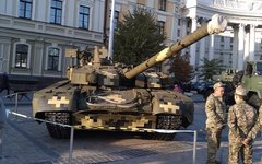 БМ «Оплот» на выставке. Фото Artemis Dread с сайта wikimedia.org БМ «Оплот» на выставке. Фото Artemis Dread с сайта wikimedia.org