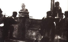 Китайские войска защищают мост Лугоу. Фото с сайта wikipedia.org Китайские войска защищают мост Лугоу. Фото с сайта wikipedia.org
