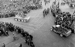 Советские войска входят в Ригу, 1940 год. Фото с сайта wikipedia.org