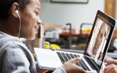 Видеосвязь по skype. Фото с сайта skype.com Видеосвязь по skype. Фото с сайта skype.com