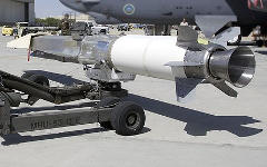 Крылатая ракета Boeing X-51. Фото с сайта af.mil Крылатая ракета Boeing X-51. Фото с сайта af.mil