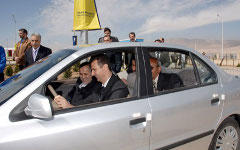 Башар Асад за рулем. Фото с сайта thememriblog.org Башар Асад за рулем. Фото с сайта thememriblog.org