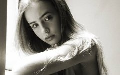 Лили Коллинз. Фото с сайта kinopoisk.ru Лили Коллинз. Фото с сайта kinopoisk.ru