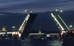 Дворцовый мост. Фото Андрея Корзуна с сайта wikipedia.org Дворцовый мост. Фото Андрея Корзуна с сайта wikipedia.org