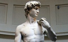 Статуя Давида работы Микеланджело. Фото Jorge Valenzuela A с сайта wikipedia.org Статуя Давида работы Микеланджело. Фото Jorge Valenzuela A с сайта wikipedia.org