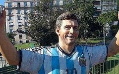 Испорченная статуя Лионеля Месси. Фото пользователя Twitter @BarcaSnacks Испорченная статуя Лионеля Месси. Фото пользователя Twitter @BarcaSnacks