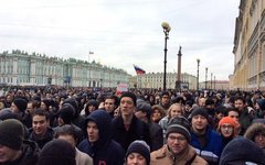 Митингующие в Санкт-Петербурге. Фото с сайта livejournal.com Митингующие в Санкт-Петербурге. Фото с сайта livejournal.com