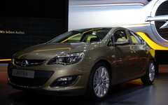 Opel Astra © KM.RU, Кирилл Савченко Opel Astra © KM.RU, Кирилл Савченко