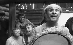 Кадры с сайта kino-teatr.ru Режиссерская версия сценария «Андрея Рублева» ушла с молотка