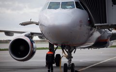 Пилот самолета из Москвы умер после экстренной посадки в аэропорту Ростова