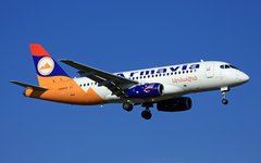 Фото с сайта wikipedia.org Sukhoi Superjet 100