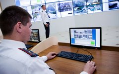 Оператор в центре ГИБДД © KM.RU Оператор в центре ГИБДД © KM.RU
