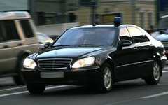 © KM.RU Автомобиль чиновника