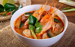 Фото с сайта freepik.com Том-ям-кунг (Tom yum kung)