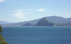 Залив Находка и сопка Сестра. Фото с сайта wikimedia.org