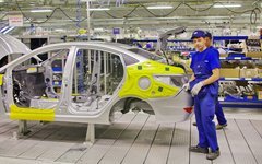 © KM.RU, Кирилл Савченко Закрепить бампер - секундное дело © KM.RU, Кирилл Савченко