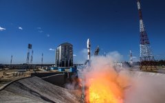 Запуск ракеты-носителя «Союз-2.1а». Фото Владислав Ларкин с сайта wikimedia.org