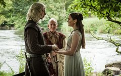 Кадр из сериала «Игра престолов» с сайта kinopoisk.ru «Игра престолов» и «Чернобыль» стали триумфаторами премии Emmy