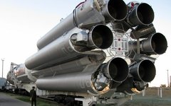 Первая ступень РН «Протон». Фото alexpgp с сайта wikimedia.org Первая ступень РН «Протон»