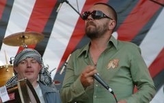 Сергей Шнуров © KM.RU, Даниил Ремизов Сергей Шнуров «наставил» Михаила Мишустина в стихах