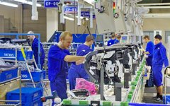 © KM.RU, Кирилл Савченко Линия сборки передних панелей © KM.RU, Кирилл Савченко