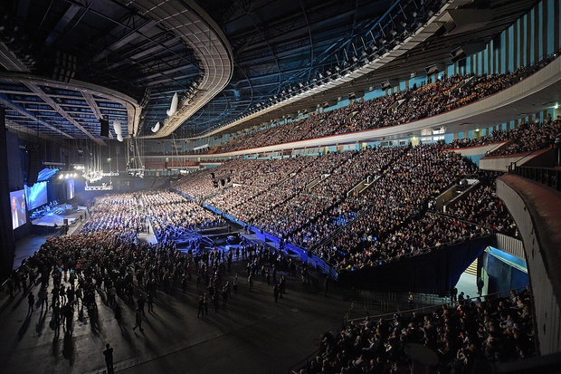 Сколько вмещает зал. Олимпийский Арена Москва. Концертный зал Олимпийский в Москве.